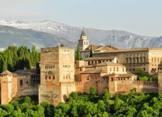 Alhambra v Granade